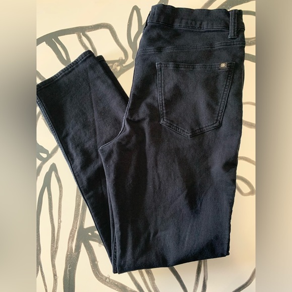 Banana Republic Men’s/Women’s Soft Denim. Black jeans. 32/30. EUC - Picture 2 of 8